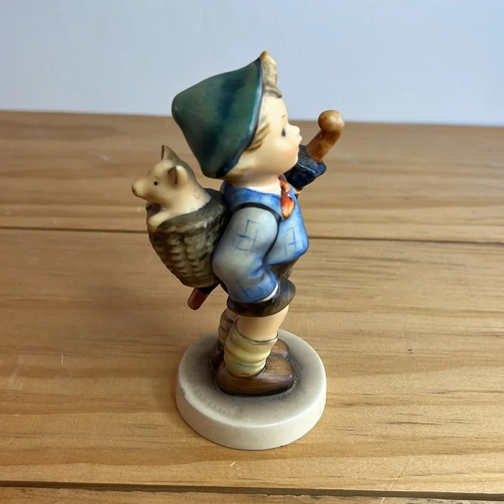 Goebel Hummel Figurine Home From Market 1948 TMK-3 Vintage #198 2/0 Umbrella